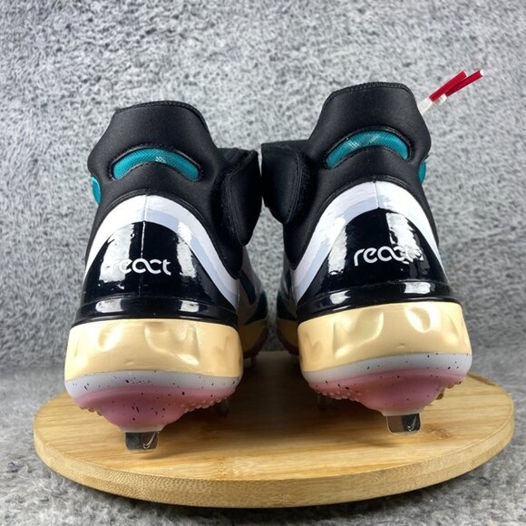 Athletic_Shoes